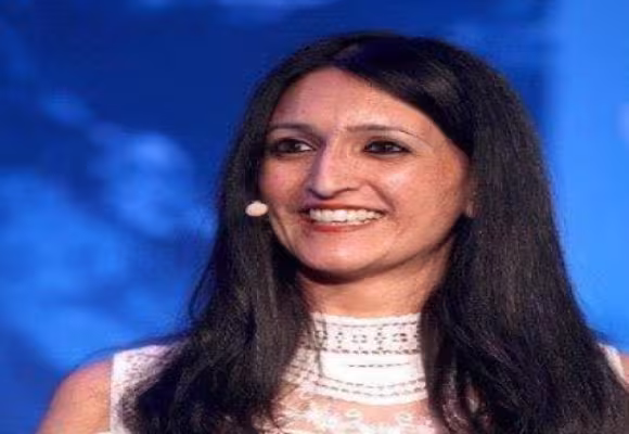 Photograph of Reena Cholera Business Unit Director HSJ Information
